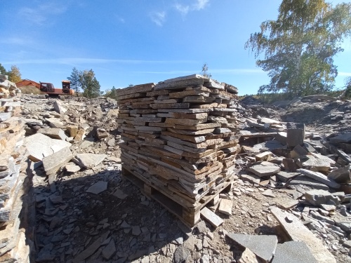 Плитняк златолит серебристый для мощения на бетон купить в Махачкале