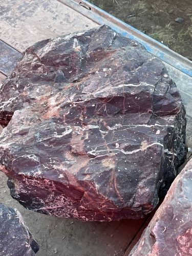 Камни для ландшафтного дизайна красно-фиолетовые 10-60 килограмм купить в Махачкале