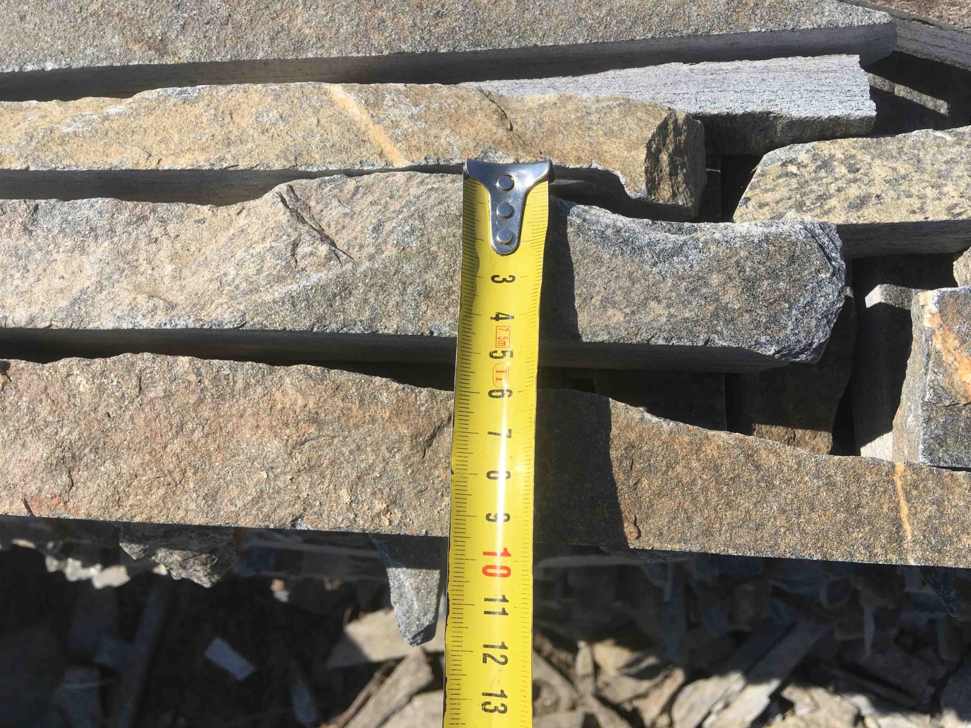 Горбушка златолит мультиколор для облицовки купить в Махачкале