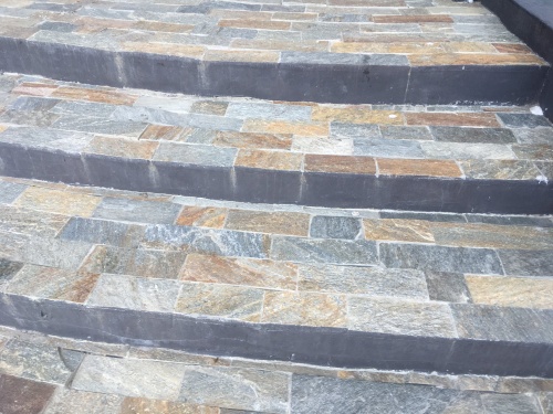 Плитка из Златолита Уральского для лестницы купить в Махачкале