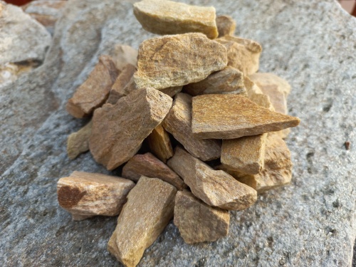 Златолит жёлтый декоративная каменная крошка купить в Махачкале