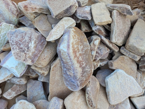 Златолит жёлтый, жёлто-зелёный глыбки и валуны для ланшафтного дизайна купить в Махачкале