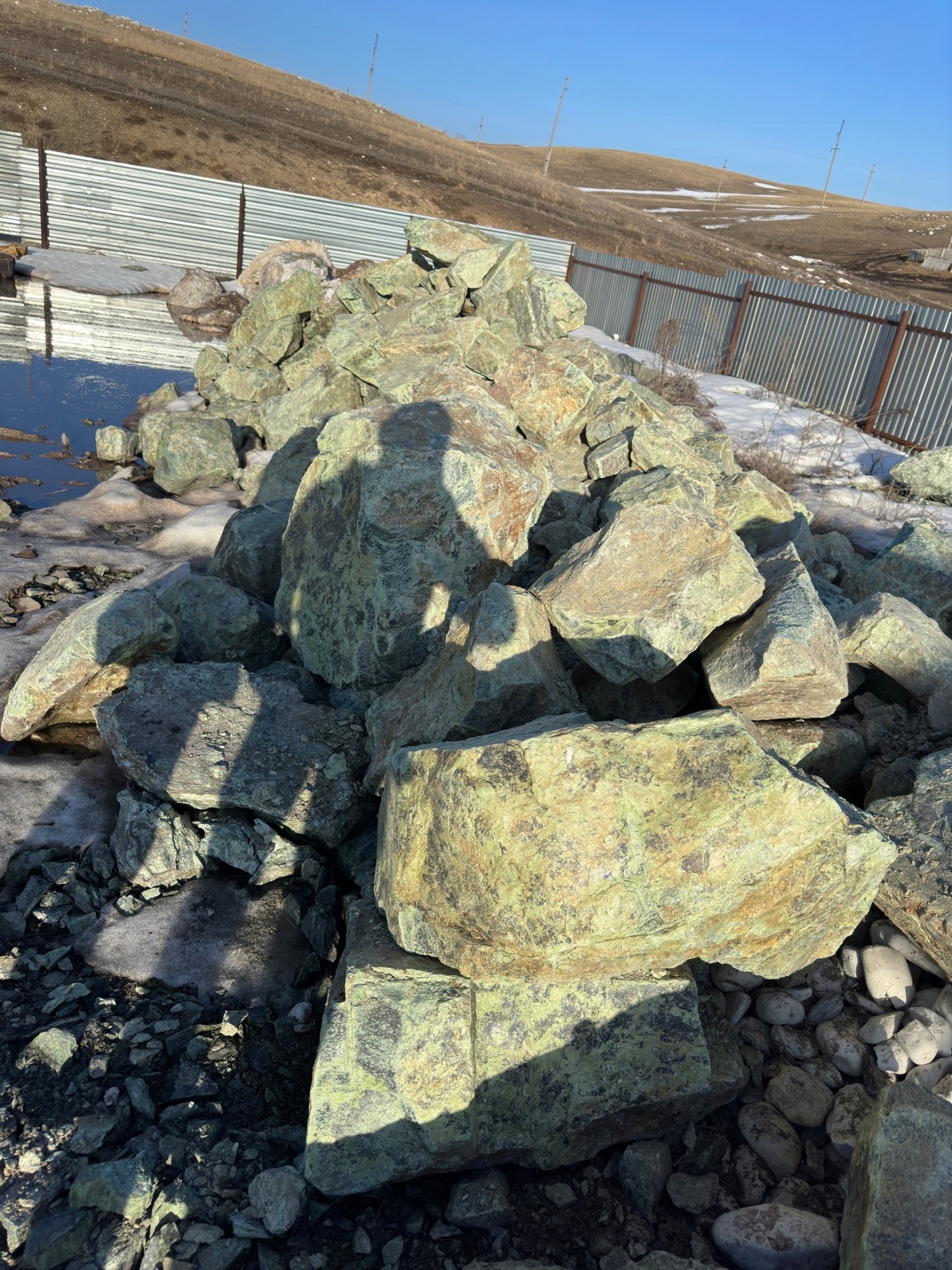 Камни для ландшафтного дизайна зелёные 10-60 килограмм купить в Махачкале