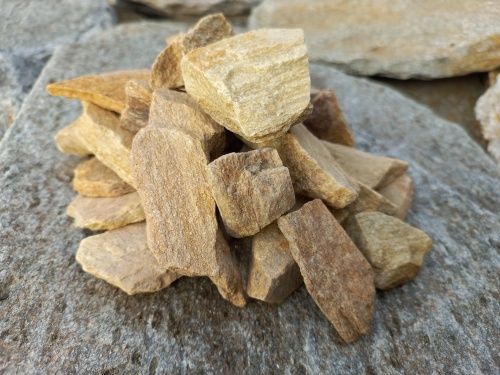 Златолит жёлтый декоративная каменная крошка купить в Махачкале