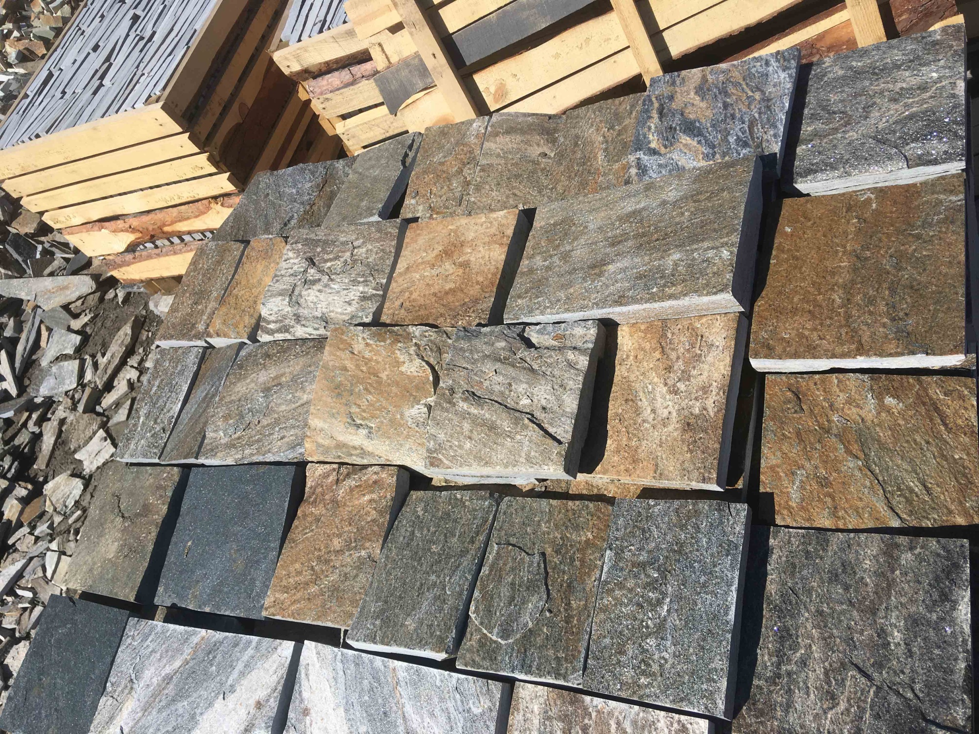 Плитка пилёная златолит Уральский для фасада купить в Махачкале