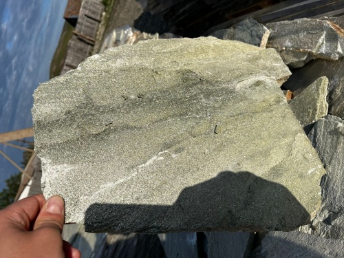 Плитняк златолит зелёный для цоколя, отмостки купить в Махачкале