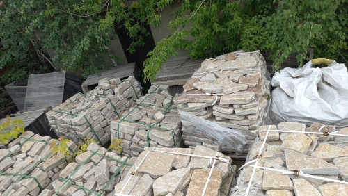 Гранитный плитняк галтованный для парковки купить в Махачкале