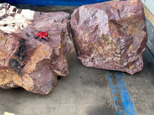 Ландшафтные глыбы красно-фиолетовые 200-1000 килограмм купить в Махачкале