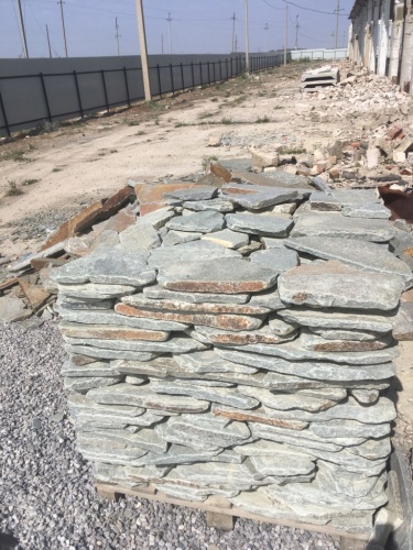 Златолит серебристый галтованный для лестниц купить в Махачкале