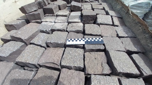 Лемезит колотая брусчатка 10 * 10 см. для парковки купить в Махачкале