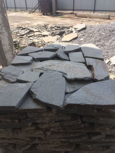 Златолит серебристый галтованный для лестниц купить в Махачкале