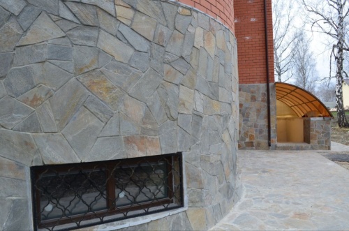 Плитняк златолит Уральский для цоколя, отмостки купить в Махачкале